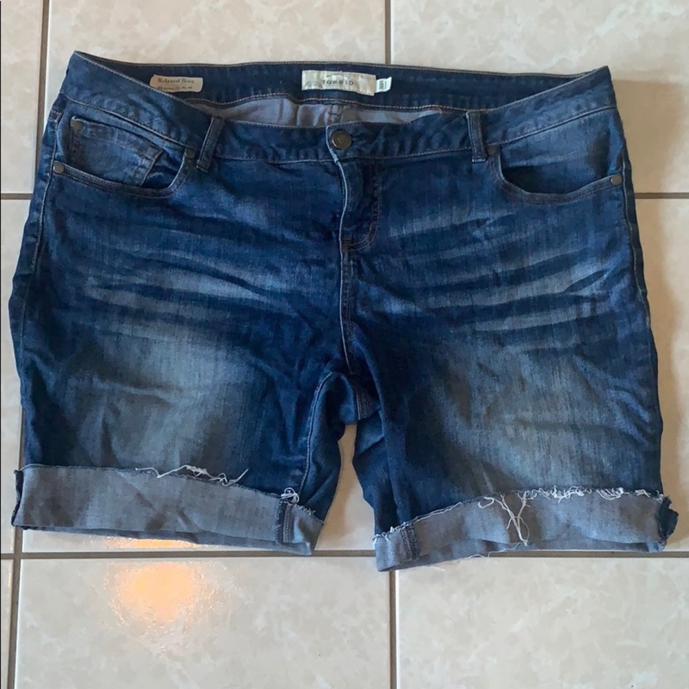 Torrid cut off shorts
